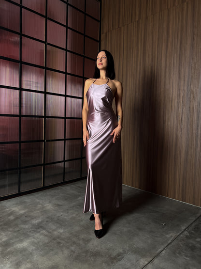 Grey-olive dress with highlights on the ties