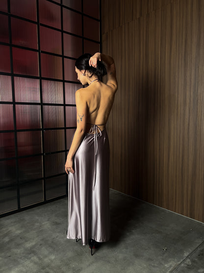 Grey-olive dress with highlights on the ties