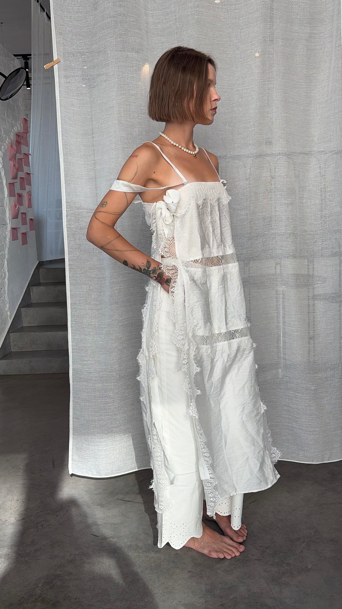 apron white side